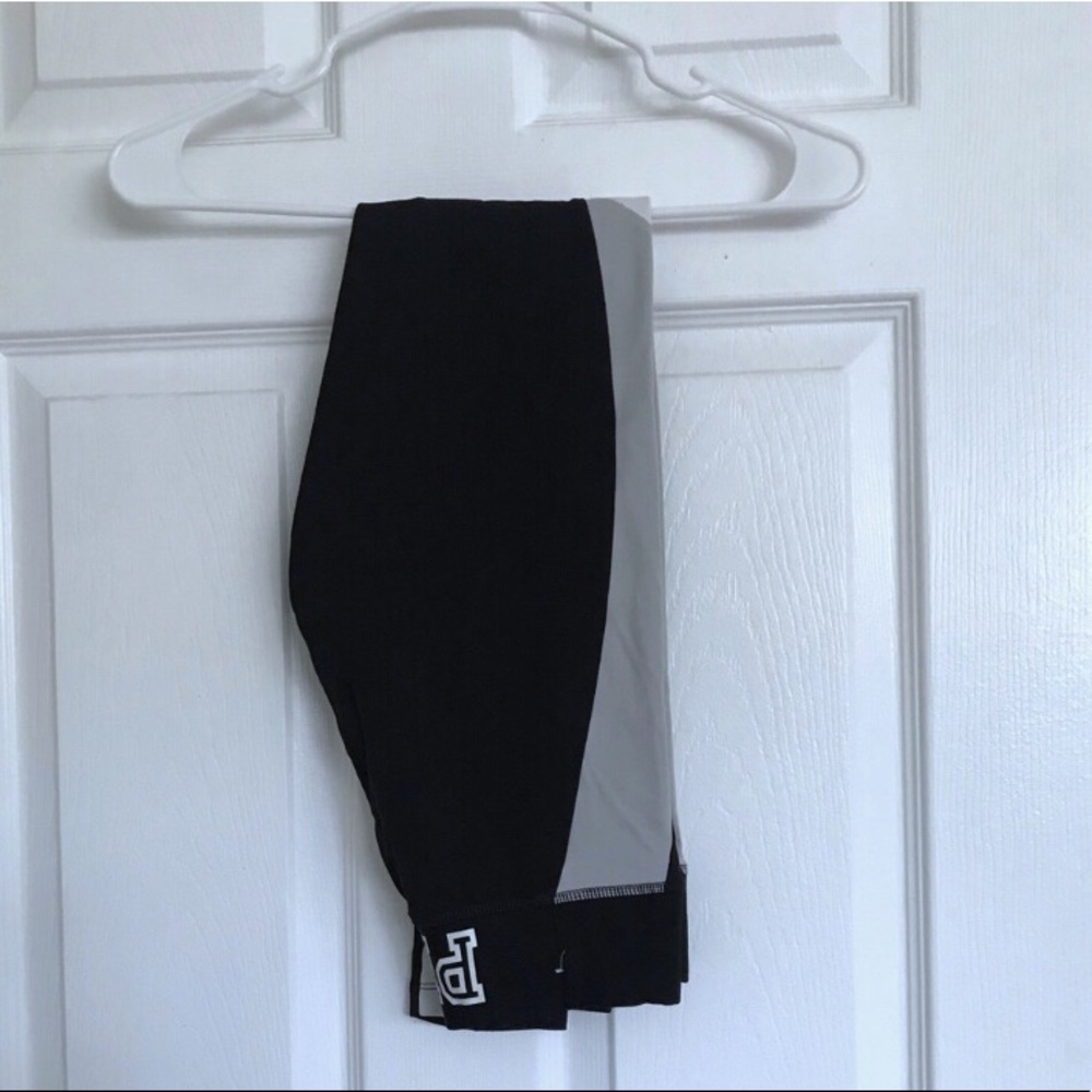 VS Pink leggings